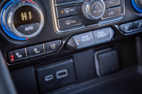 2024 GMC Yukon XL SLT