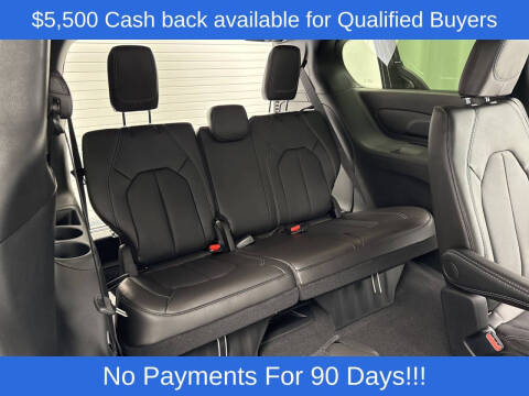 2026 Chrysler Pacifica Select