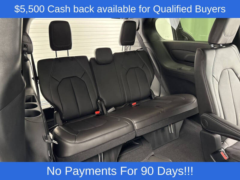 2026 Chrysler Pacifica Select