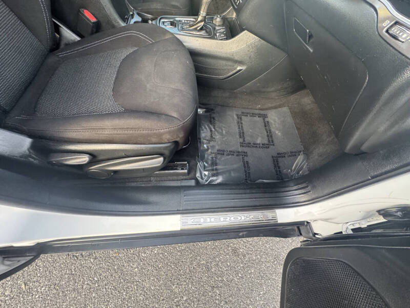 2019 Jeep Cherokee Latitude