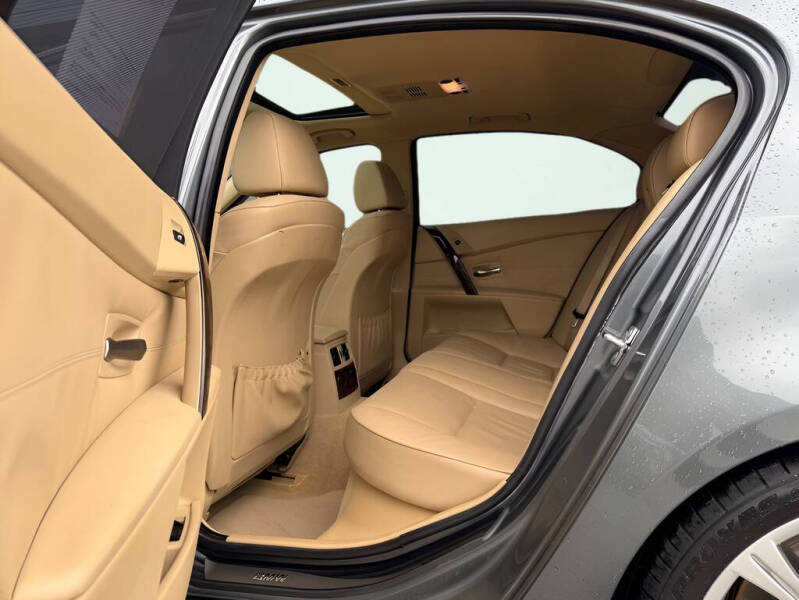 2005 BMW 5 Series 545i