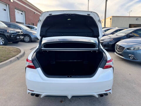 2020 Toyota Camry XSE