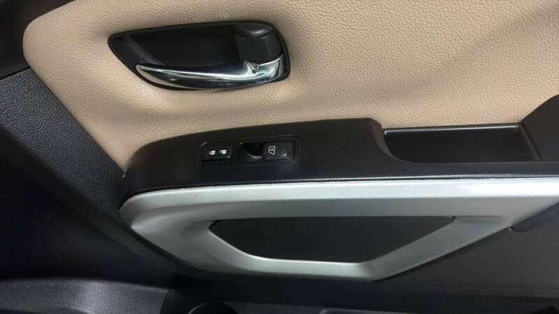 2017 Nissan Titan