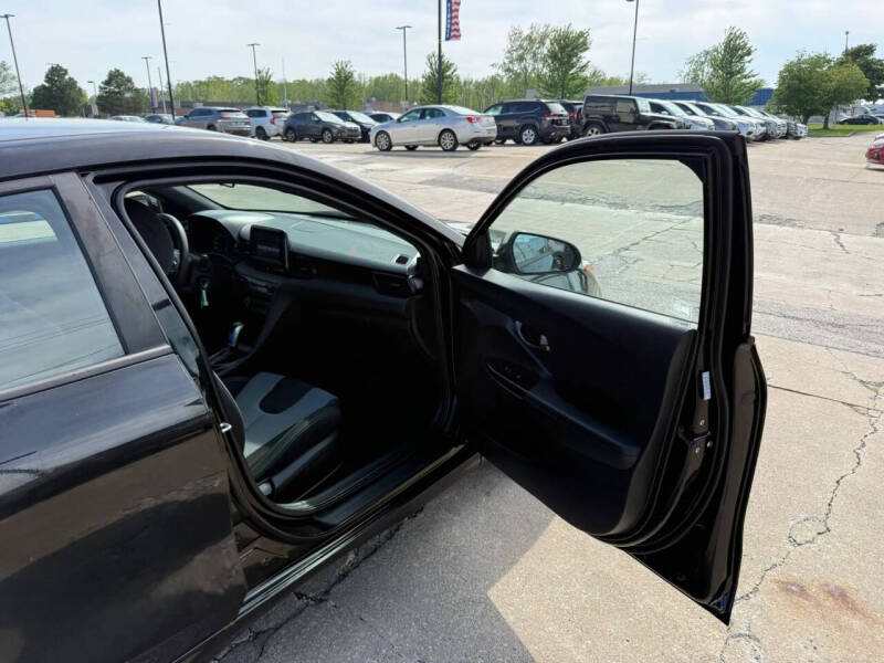 2019 Hyundai Veloster