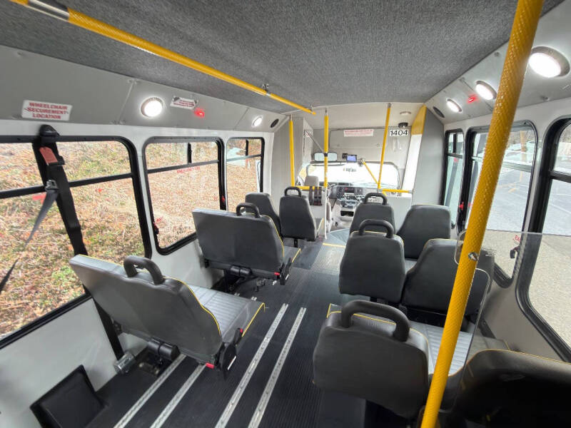 2014 Ford Shuttle bus