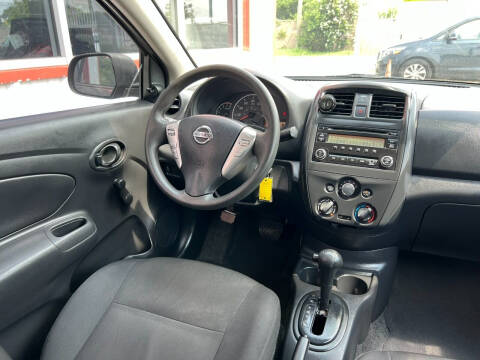 2015 Nissan Versa 1.6 S