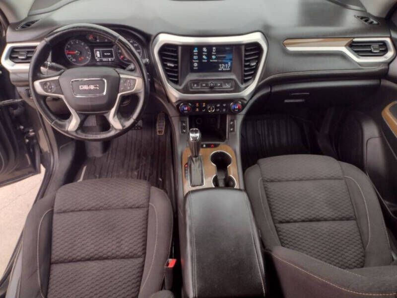 2017 GMC Acadia SLE-2