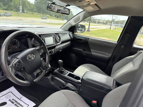 2017 Toyota Tacoma SR