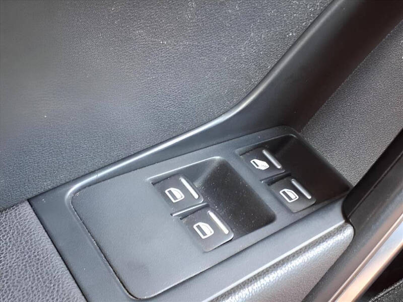 2013 Volkswagen Beetle Convertible