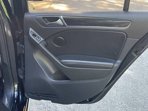 2013 Volkswagen GTI Wolfsburg Edition PZEV