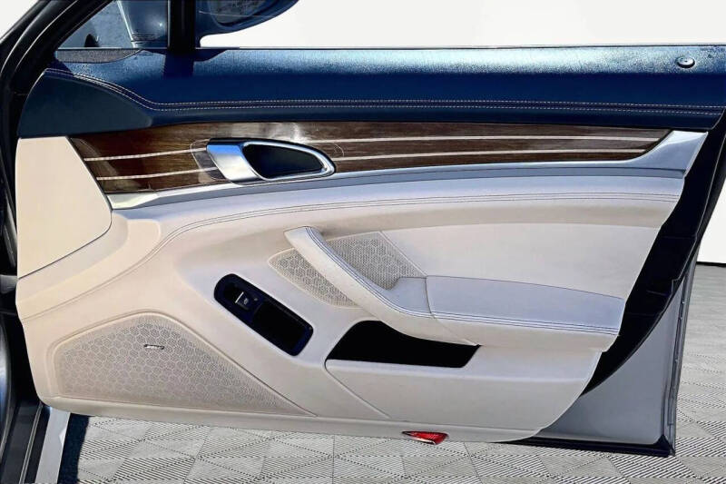2011 Porsche Panamera