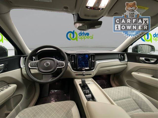 2022 Volvo XC60 B5 Momentum