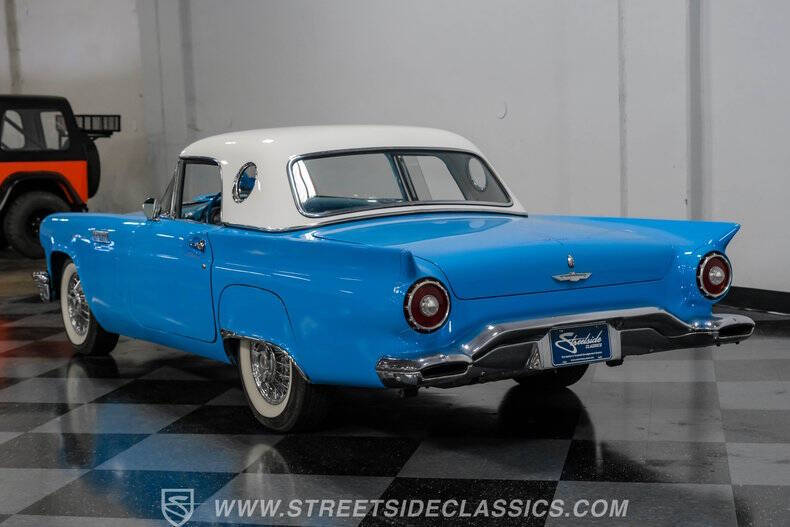 1957 Ford Thunderbird