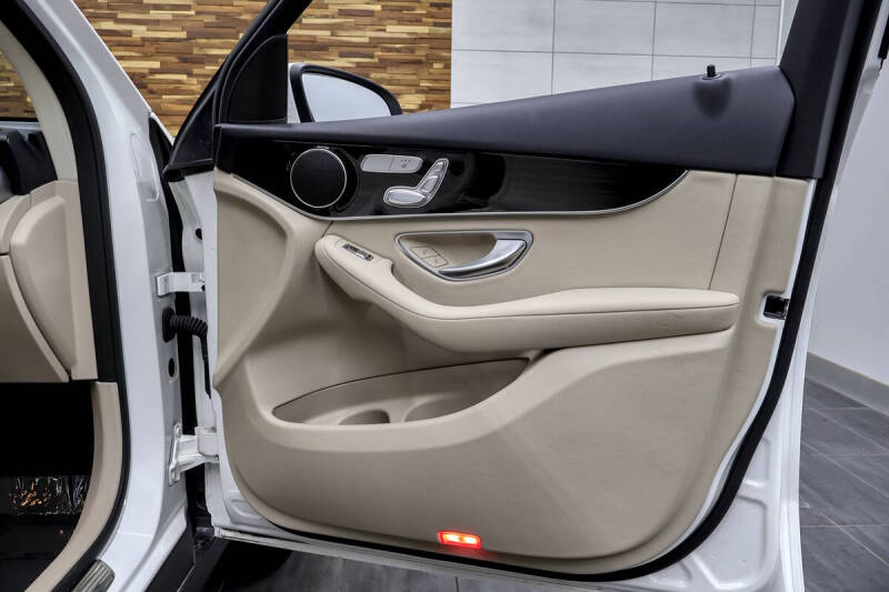 2022 Mercedes-Benz GLC GLC 300