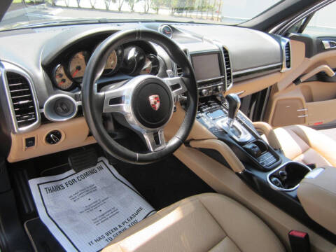 2014 Porsche Cayenne Platinum