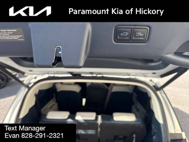 2025 Kia Carnival EX