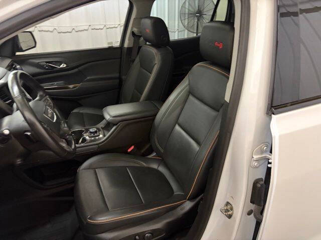 2022 GMC Acadia AT4