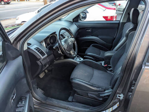 2012 Mitsubishi Outlander SE