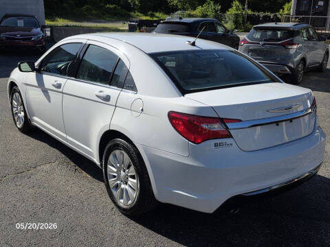 2014 Chrysler 200 LX