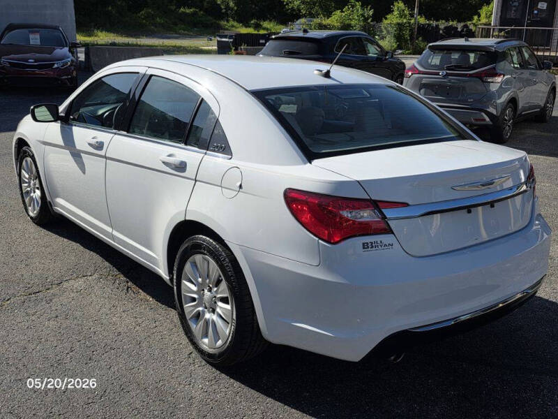 2014 Chrysler 200 LX