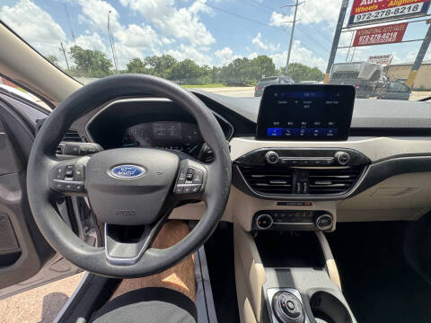 2020 Ford Escape SE