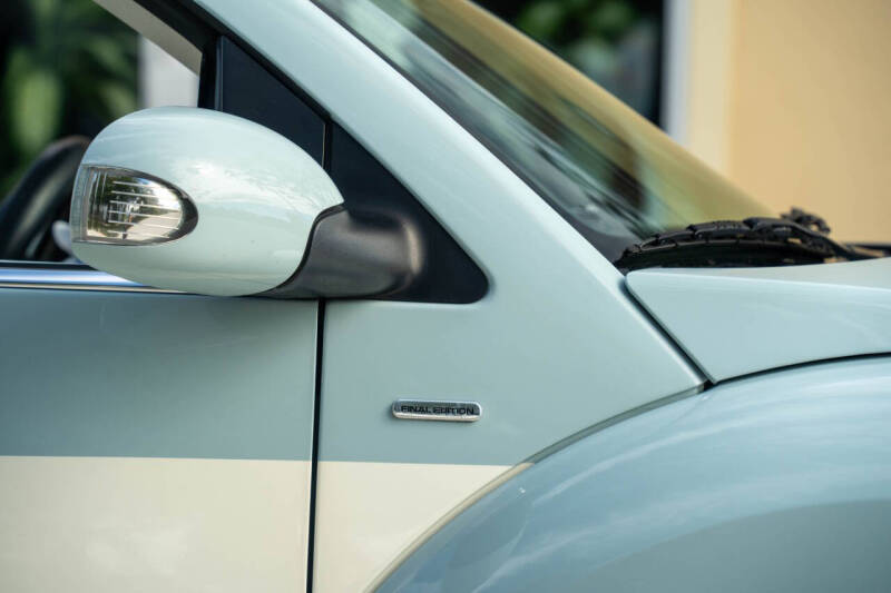 2010 Volkswagen New Beetle Convertible