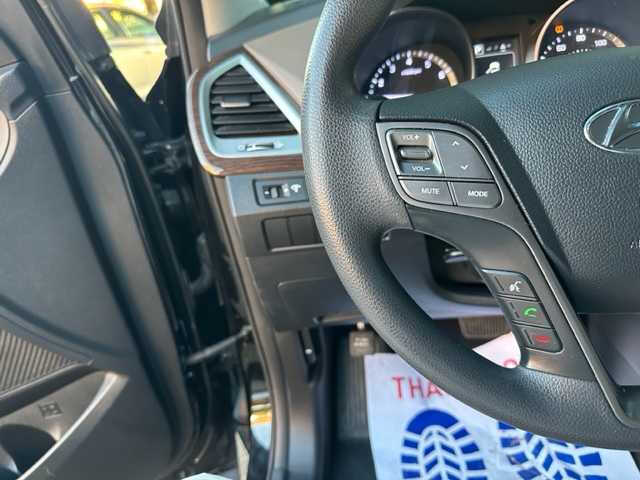 2017 Hyundai Santa Fe SE