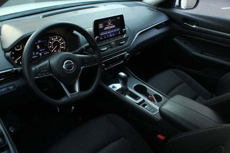 2022 Nissan Altima 2.5 SV