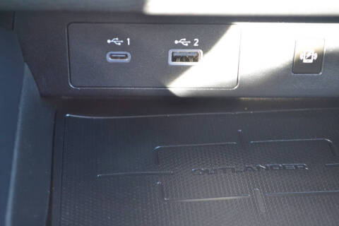 2023 Mitsubishi Outlander PHEV SE