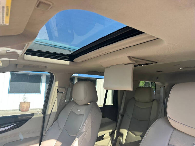 2015 Cadillac Escalade Luxury