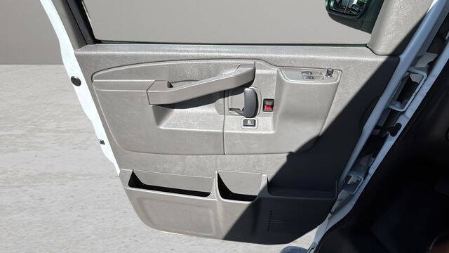 2024 GMC Savana 2500