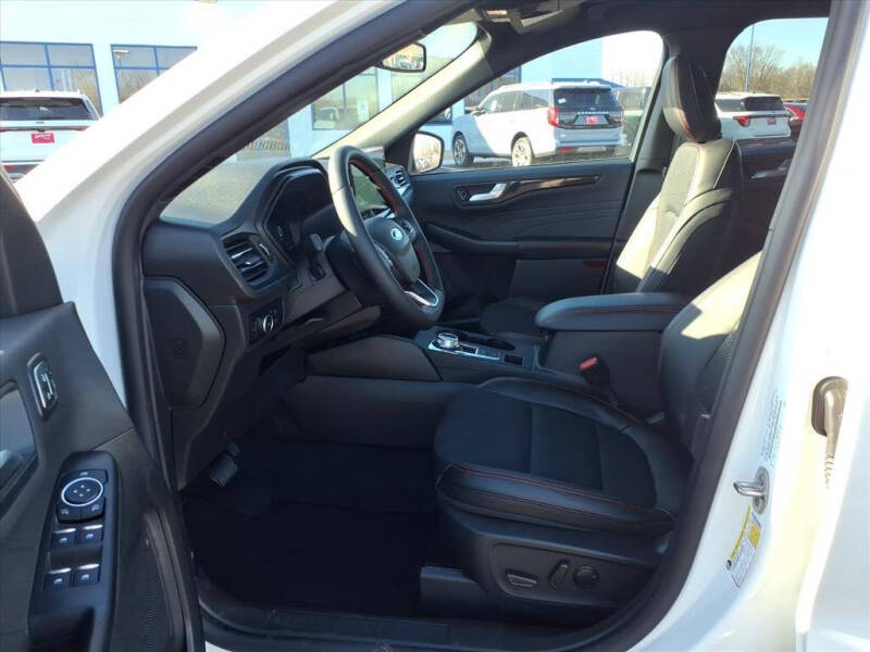 2026 Ford Escape ST-Line Elite