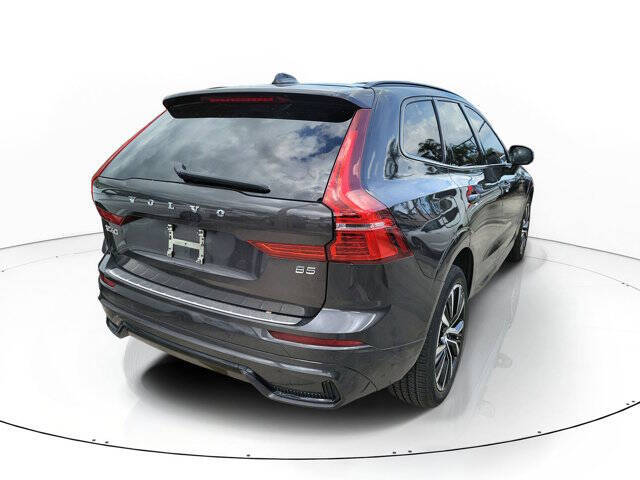 2023 Volvo XC60 B5 Plus Dark Theme