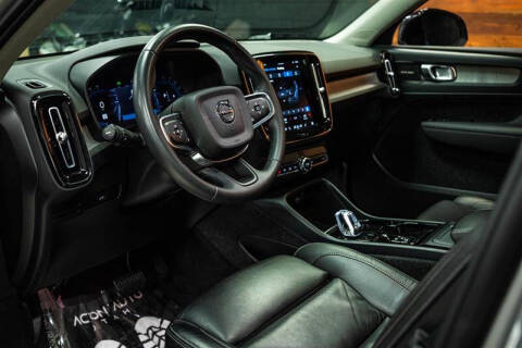 2023 Volvo XC40 B4 Ultimate Dark Theme