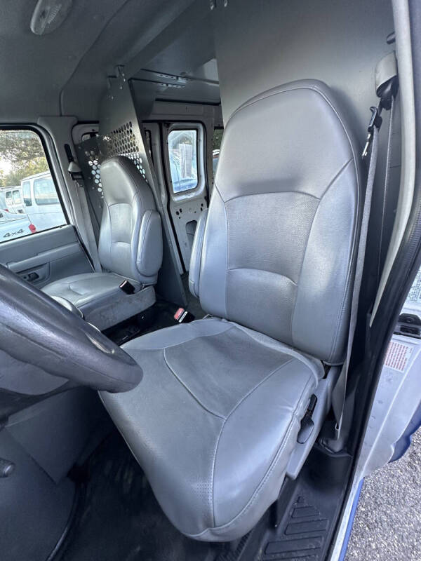 2004 Ford E-Super Duty