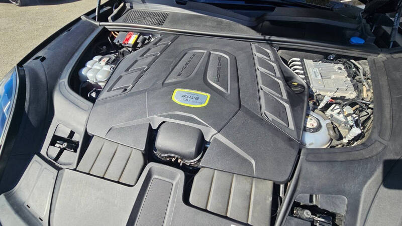 2022 Porsche Cayenne Turbo S E-Hybrid