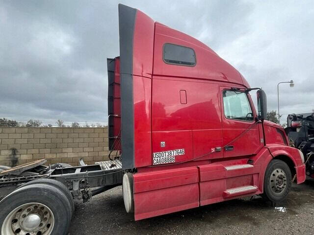 2016 Volvo VNL64T670