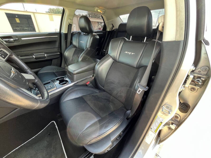 2009 Chrysler 300 SRT-8