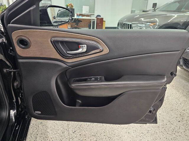 2015 Chrysler 200 C