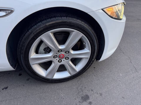 2017 Jaguar XE 25t Prestige