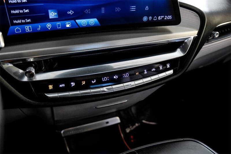 2024 Cadillac LYRIQ Luxury 1