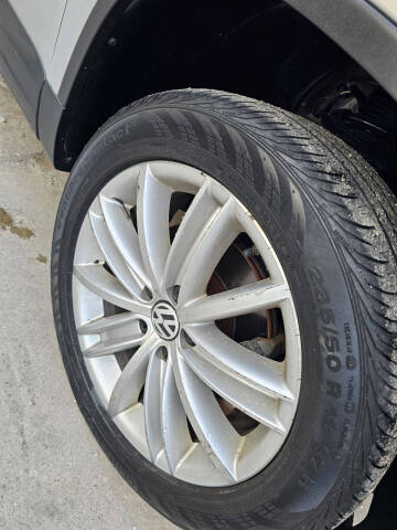 2011 Volkswagen Tiguan SEL 4Motion