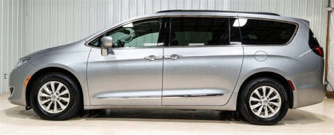 2017 Chrysler Pacifica Touring Plus