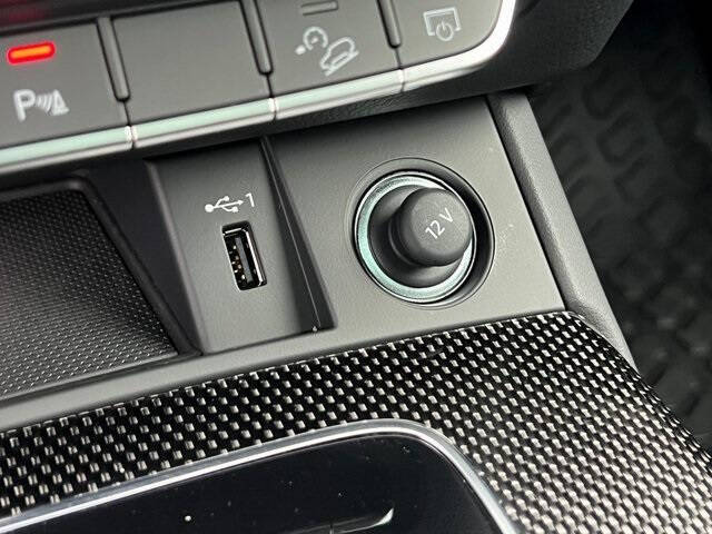 2025 Audi SQ5 3.0T quattro Premium Plus