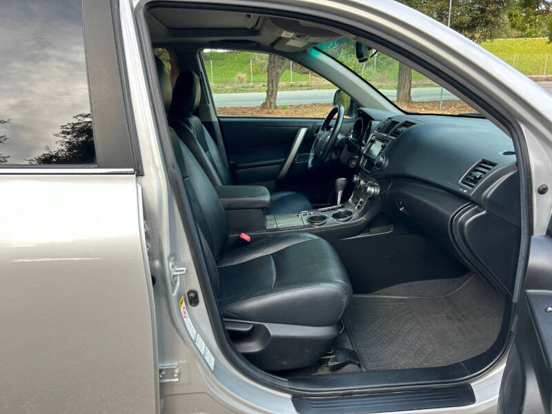 2013 Toyota Highlander SE