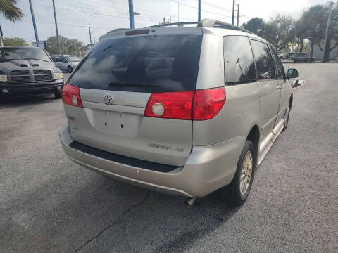 2008 Toyota Sienna XLE