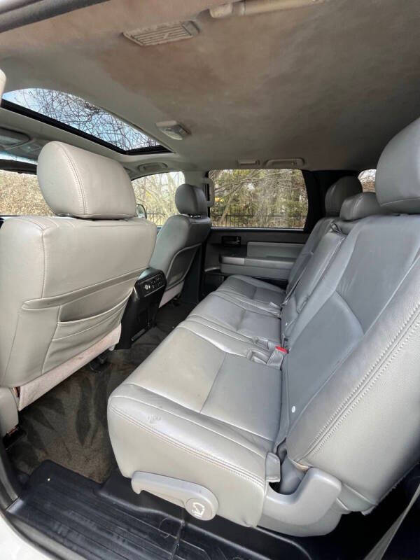 2012 Toyota Sequoia SR5