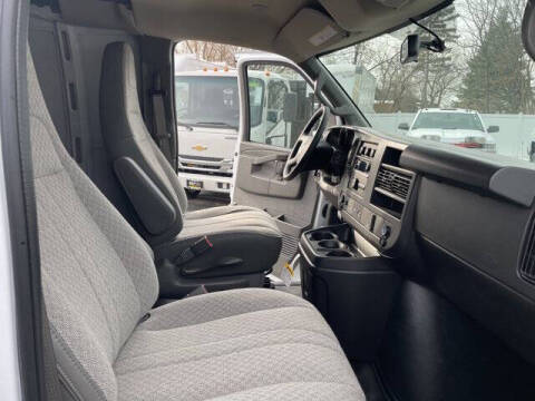 2025 Chevrolet Express 3500