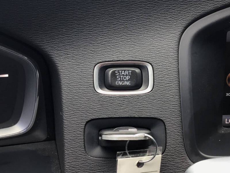 2015 Volvo S60 T6 R-Design Platinum