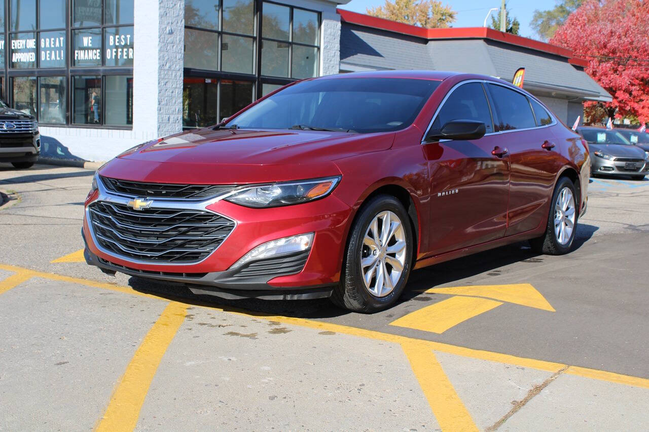 Used 2019 Chevrolet Malibu for Sale (with Photos) | U.S. News \u0026 World Report, image size:1280x853